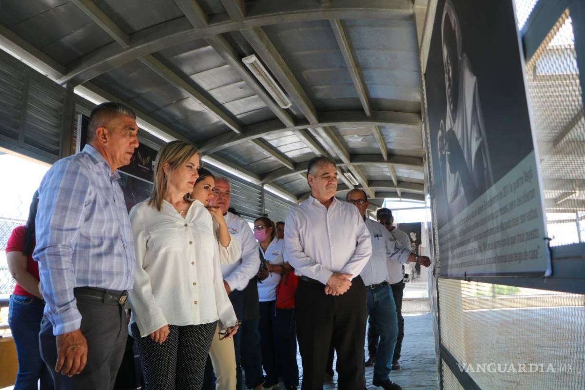 $!Inauguran exposición fotográfica en el puente Internacional Número Uno en Piedras Negras