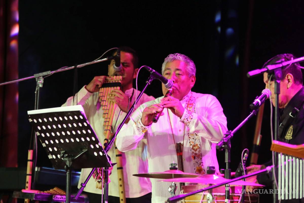 $!El grupo Takinkai ofreció un repertorio que recorrió distintas tradiciones musicales de América Latina.