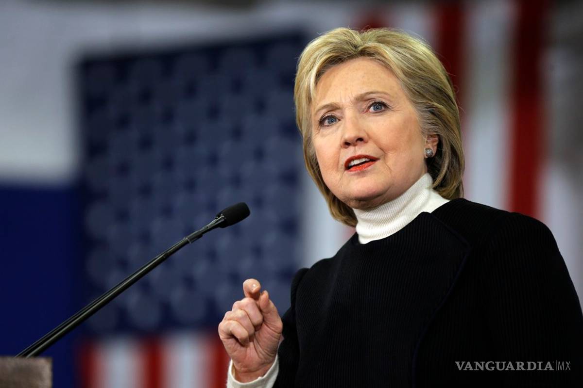 Encuesta da a Hillary Clinton una ventaja de 5 puntos sobre Trump