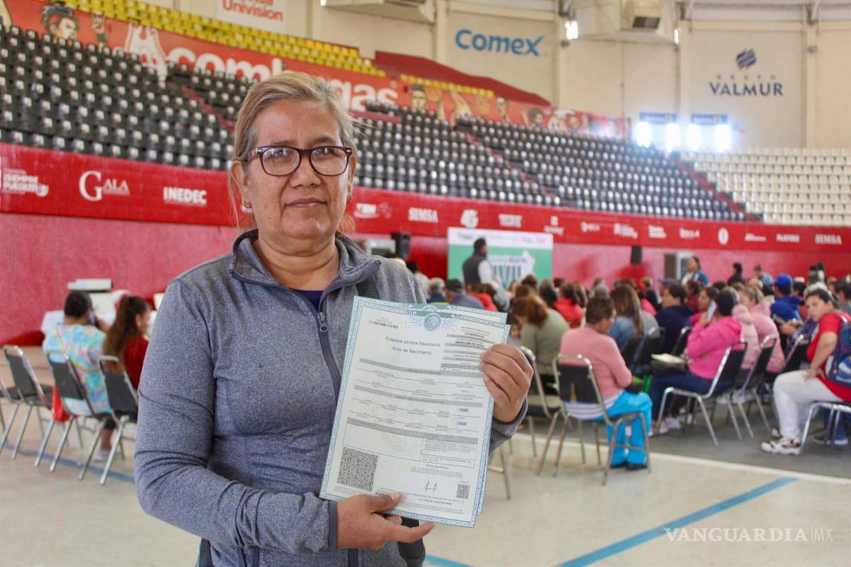 $!Ciudadanos acudieron desde temprano a la brigada para realizar trámites del Registro Civil.