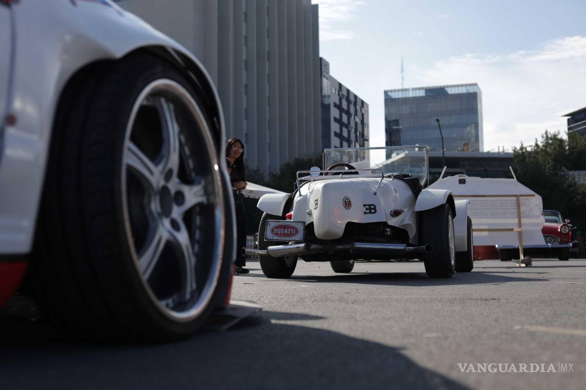 $!Omar Ramos Solís, presidente de la Asociación de Autos Clásicos de Coahuila, explicó que se inscribieron más del doble de vehículos previstos inicialmente.