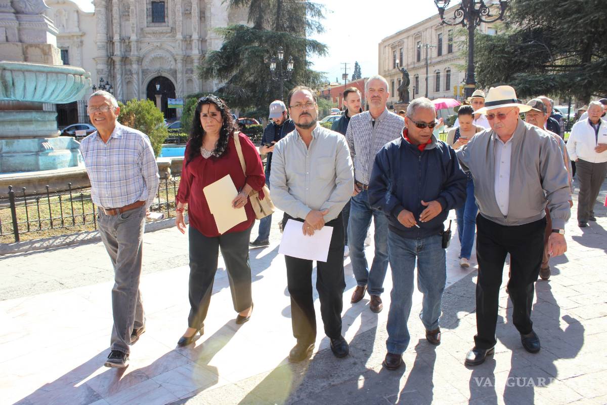 Activistas exigen desclasificar información sobre mega deuda