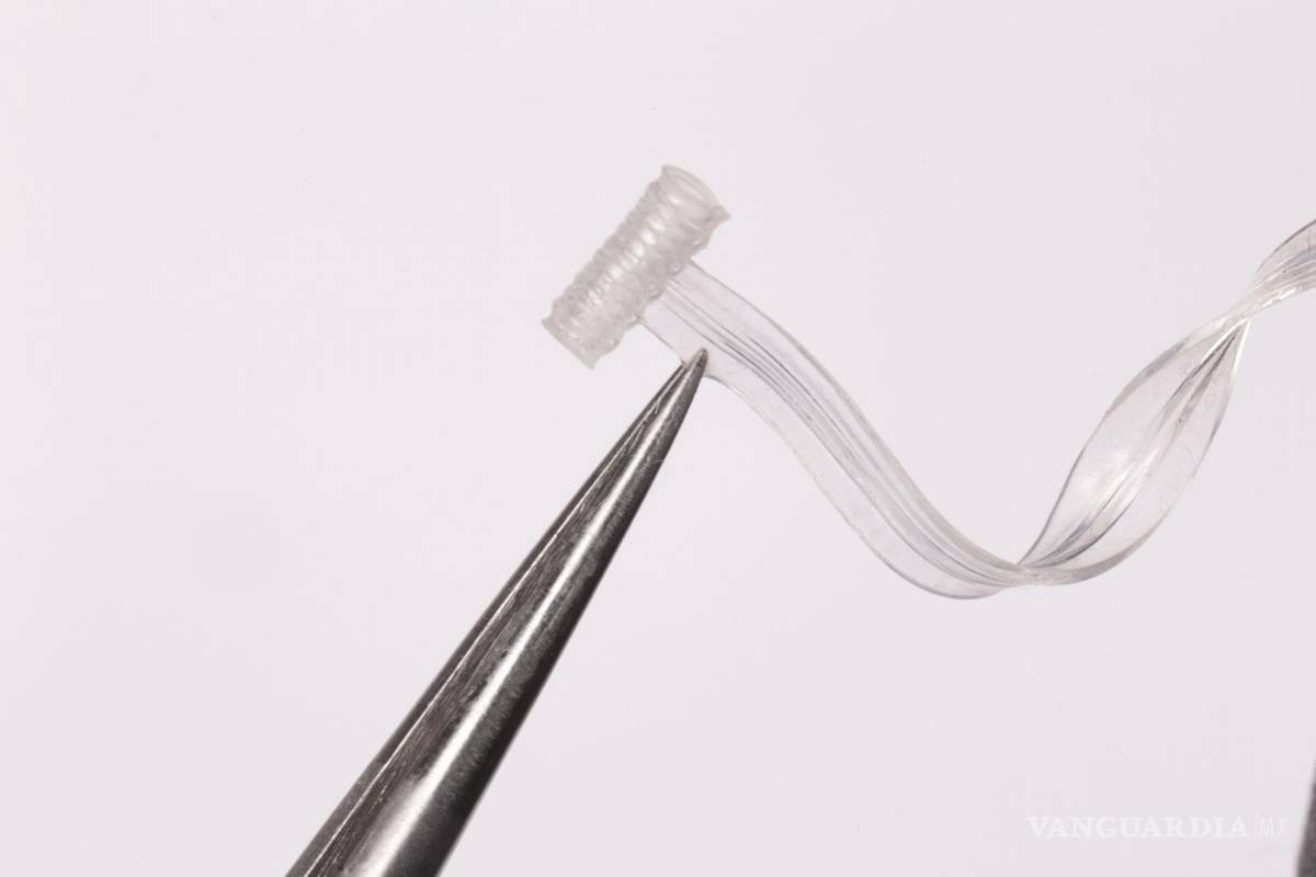 $!Mirada cercana al diminuto dispositivo, que mide 5 milímetros en su punto más ancho.