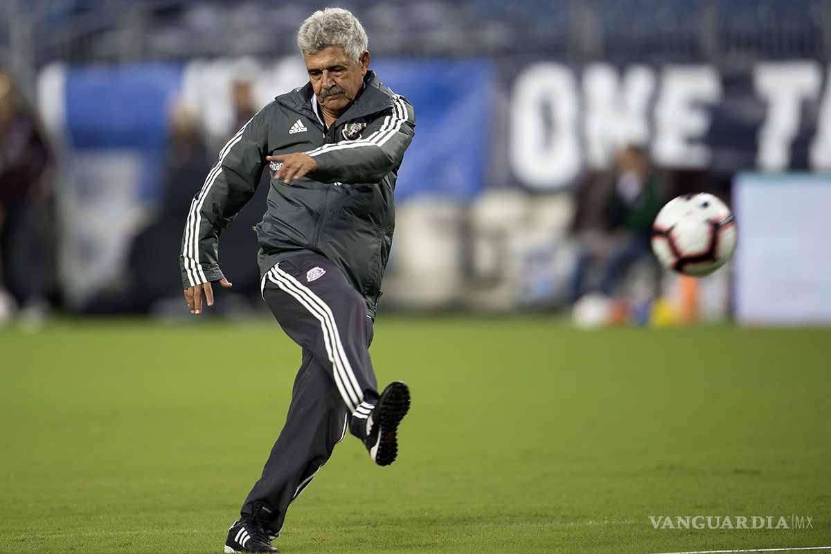 $!¡Focos rojos en el Tri! La FMF le da las 'gracias' al 'Tuca' por su participación en la Selección