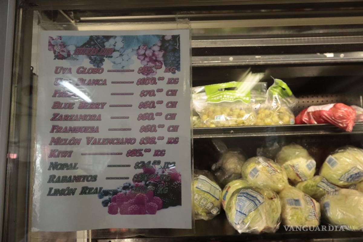 $!Los precios en el supermercado también varían dependiendo de la uva.