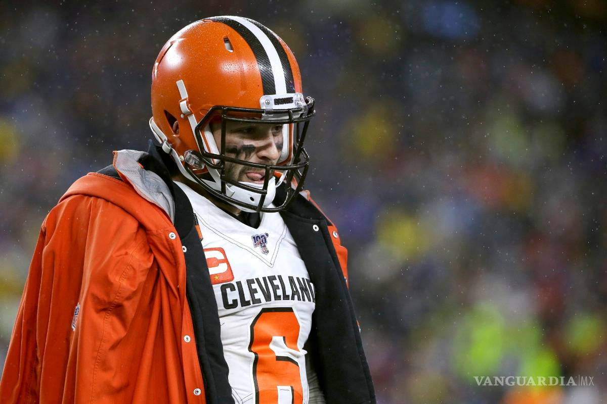 Mayfield se molestas con periodistas y abandona una conferencia