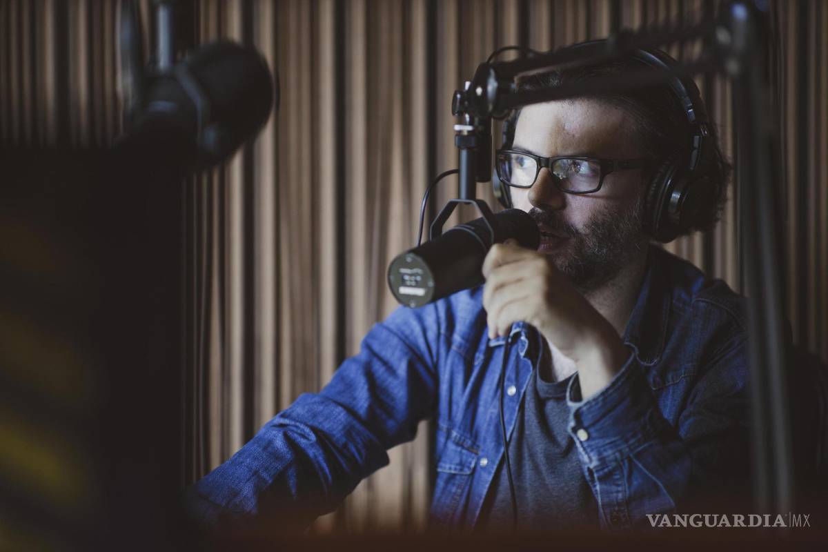 $!En un inicio, Olallo Rubio trabajó estos temas en un podcast.