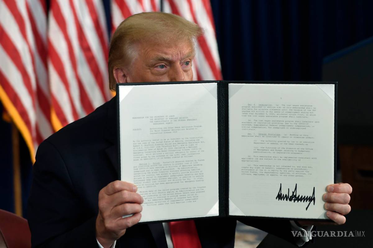 Extiende Trump ayudas económicas por crisis ante un bloqueo en el congreso