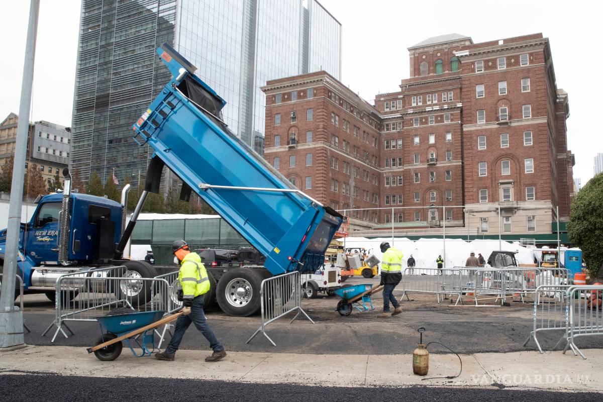 Improvisa NY morgue ante posible aumento de muertes por COVID-19