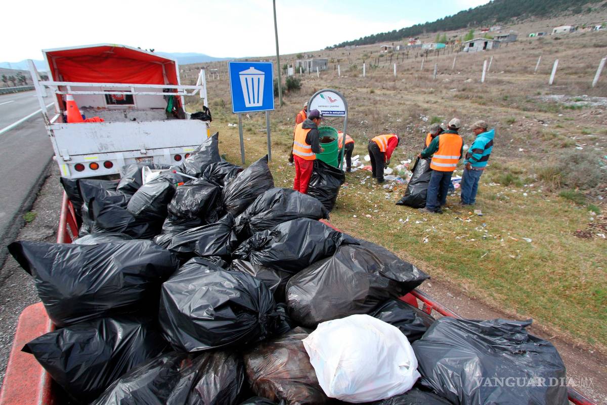 $!Dejan paseantes 30 toneladas de basura en la Sierra de Arteaga