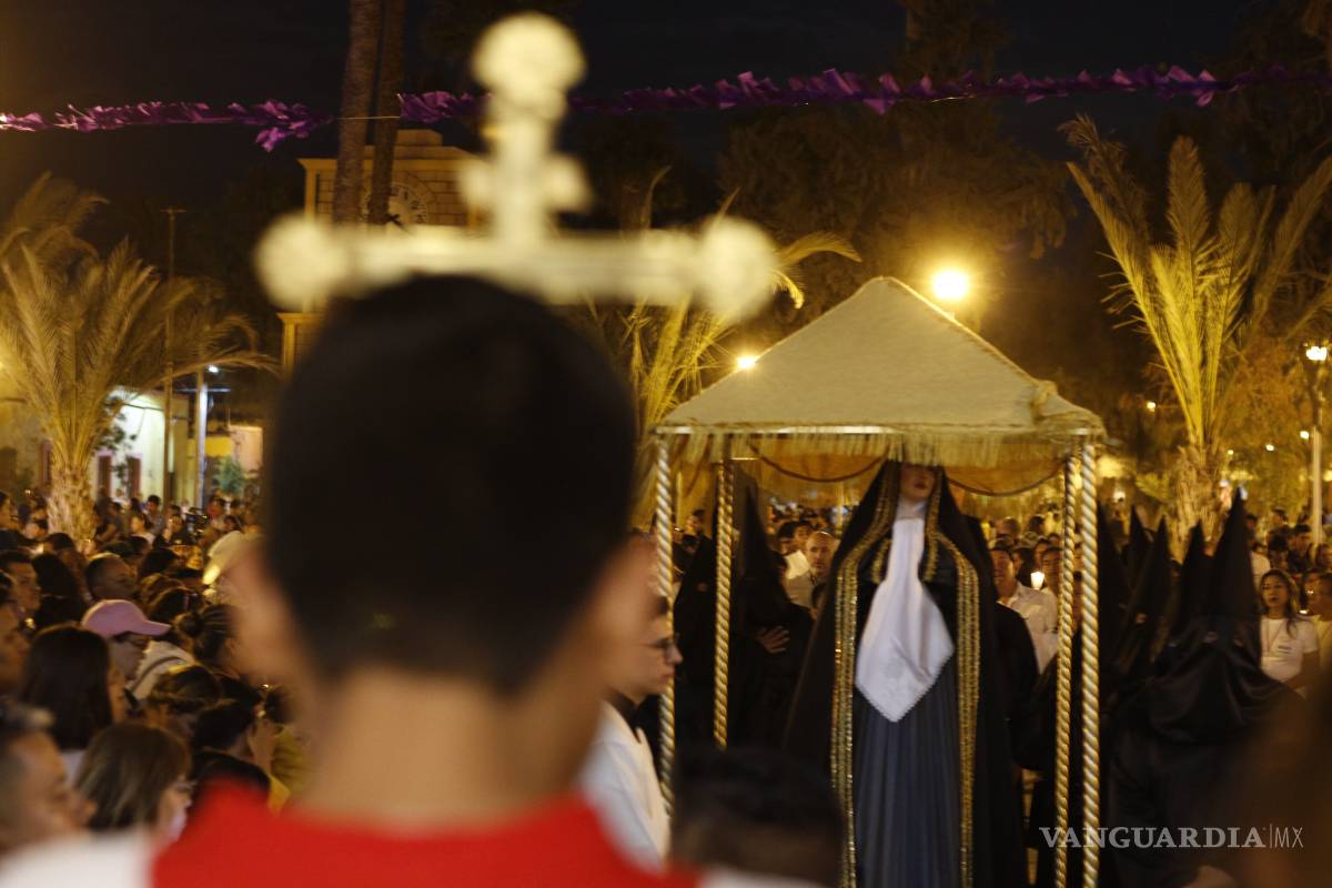 La procesión del silencio se apodera de Viesca