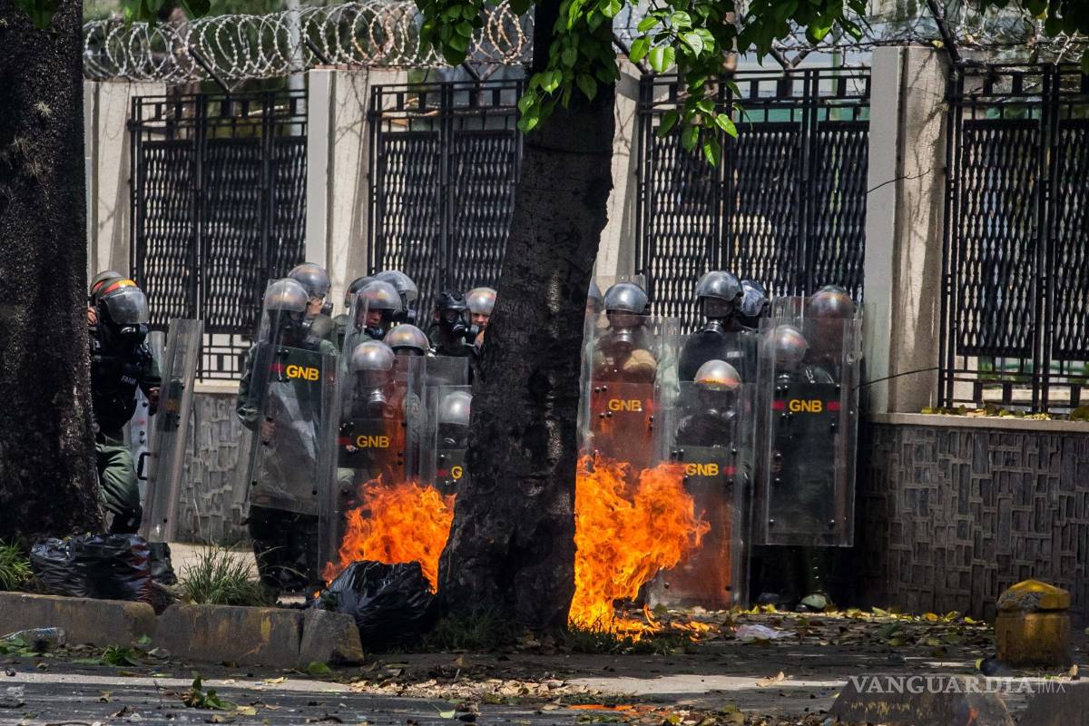 $!Imágenes de los estallidos de violencia en marcha opositora en Venezuela
