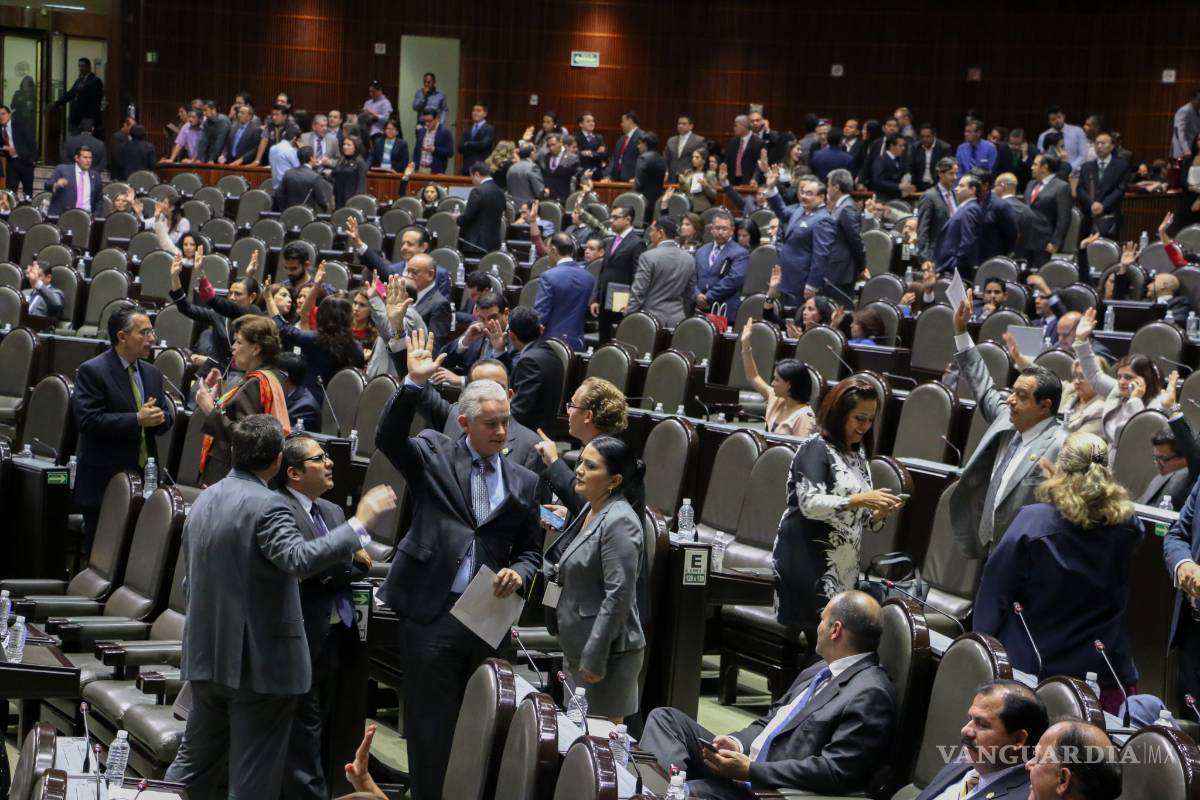 PRI, PAN y PRD aprueban dictamen que le permite al Presidente anular garantías individuales