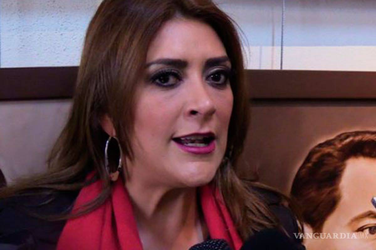 Funcionaria dice que 'los gorditos no son felices' y las mujeres se casan con 'cholos' por inseguras