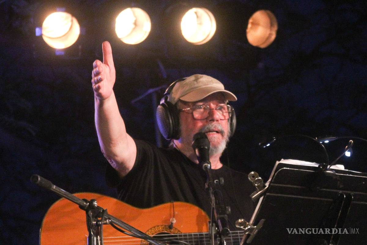 &quot;Hojas de la web” recopila la prosa poética de Silvio Rodríguez