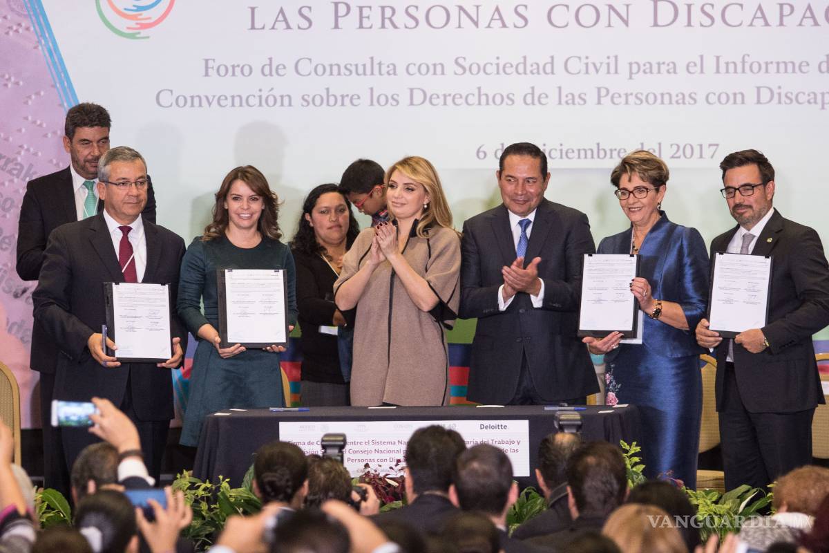 La única discapacidad que existe es la del alma: Angélica Rivera