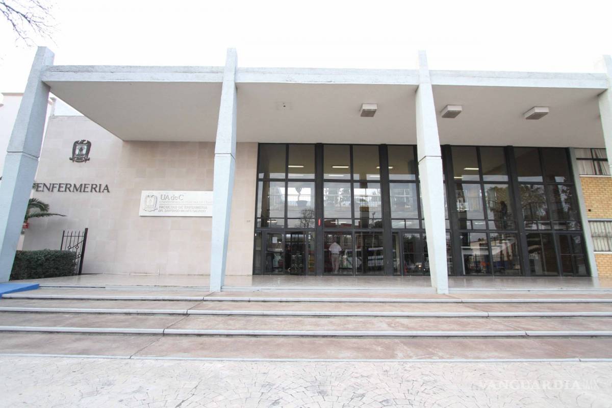 Celebra 'bodas de oro' generación 22 de la Facultad de Enfermería de la UAdeC