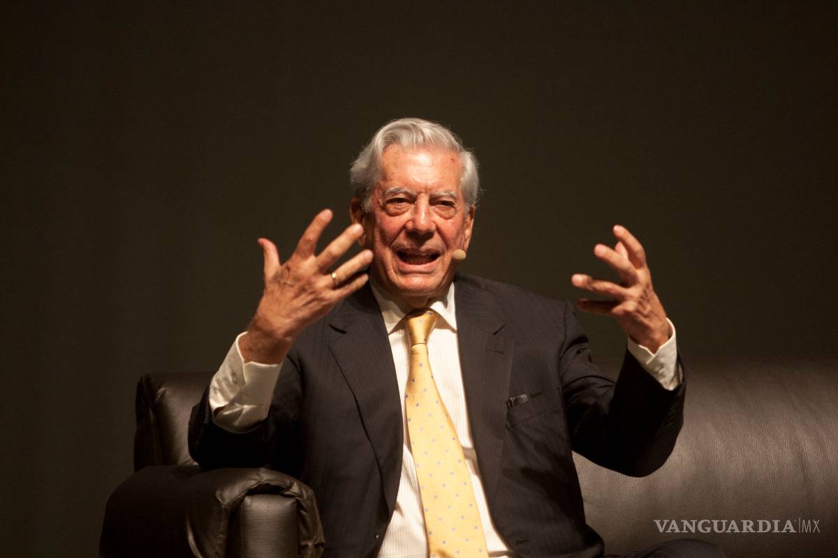 Vargas Llosa: &quot;Populismo se pone la máscara de la derecha y de la izquierda&quot;