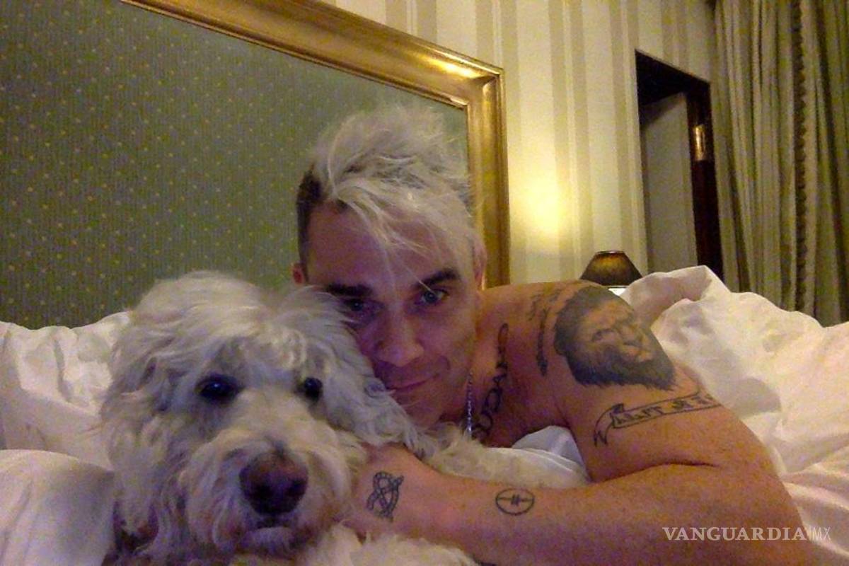 Robbie Williams despide a su perro 'a su manera'