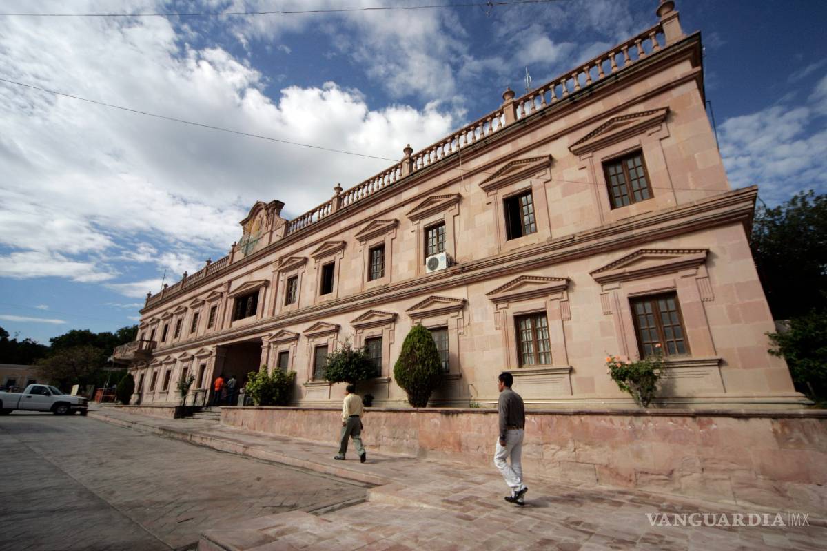 Cierran Alcaldía de Parras para impedir embargo de bienes