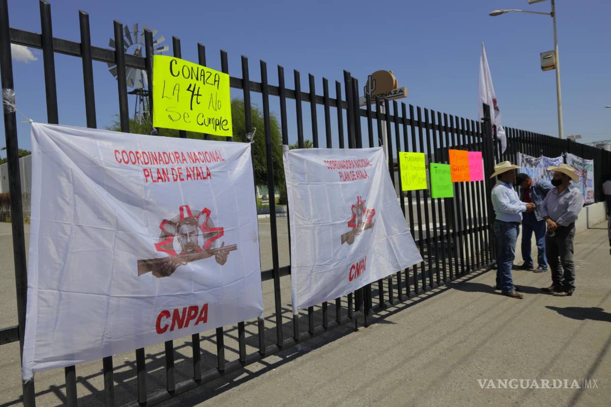 Con plantón en Conaza Coahuila exigen terminar con corrupción en entrega de apoyos