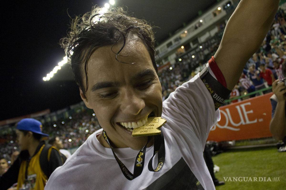 Chivas da contrato millonario para Bravo, renovará por dos años