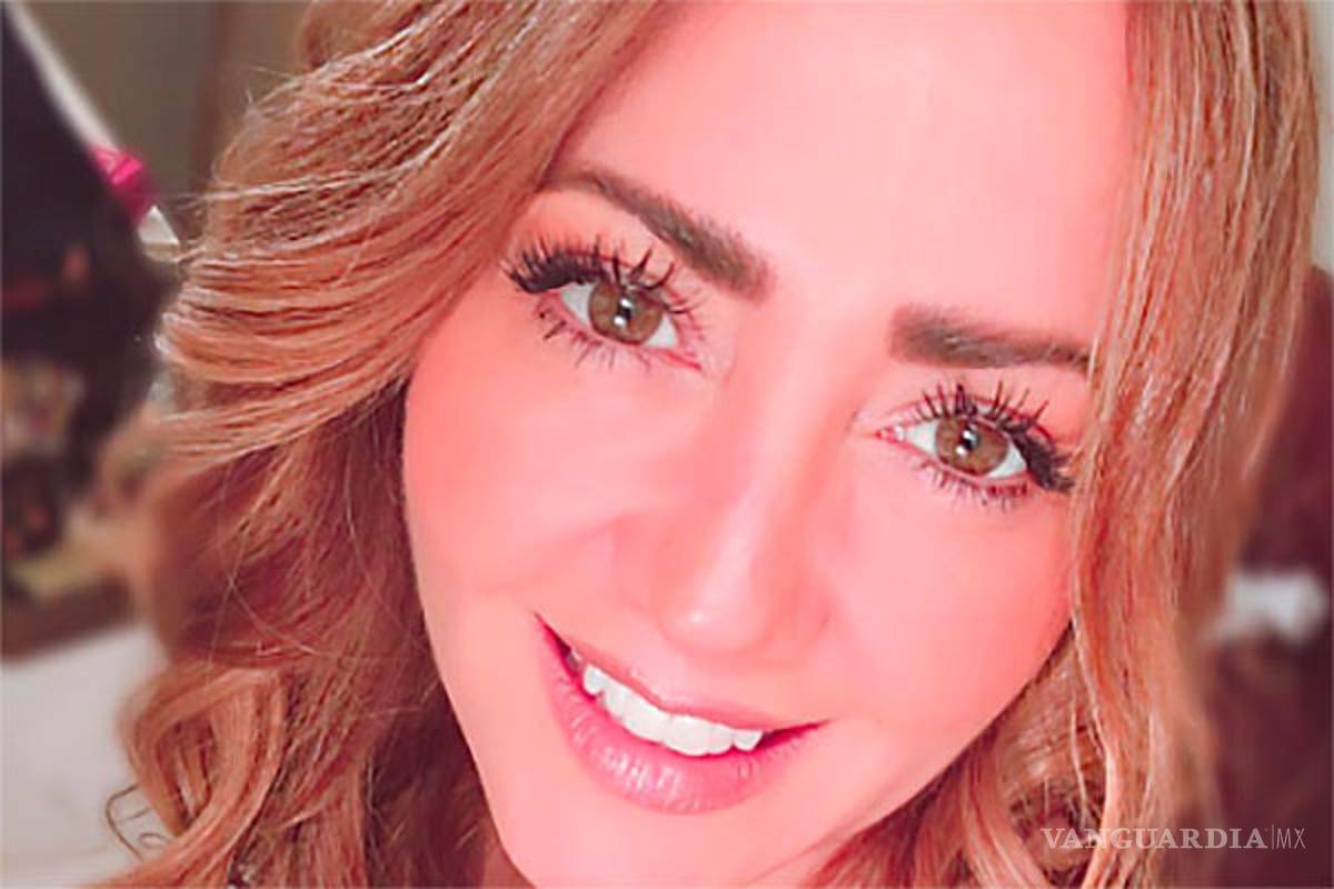 Andrea Legarreta lució sus curvas con ajustados atuendos