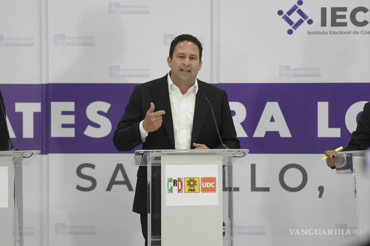 $!Javier Díaz se centró en presentar sus propuestas y hacer algunos cuestionamientos al gobierno federal.
