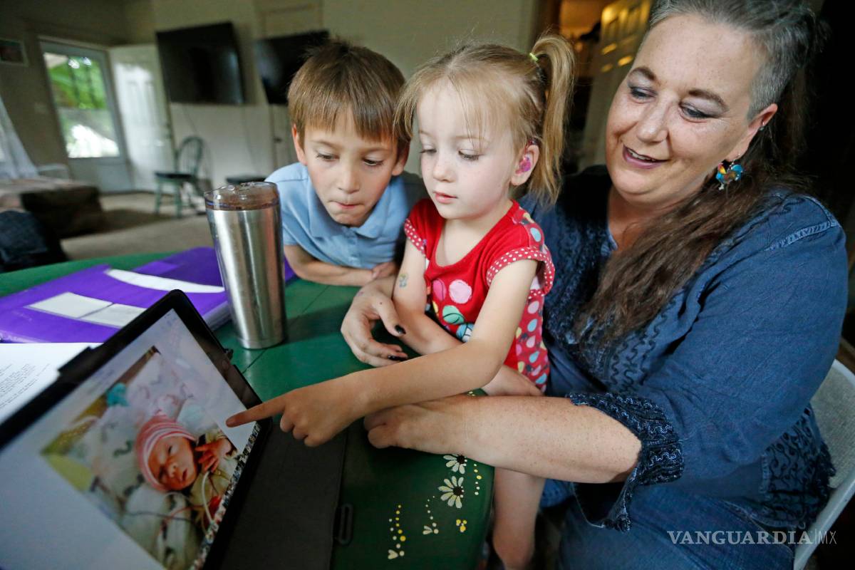 $!20 años después Amie Schofield, da a luz otro hijo intersexual