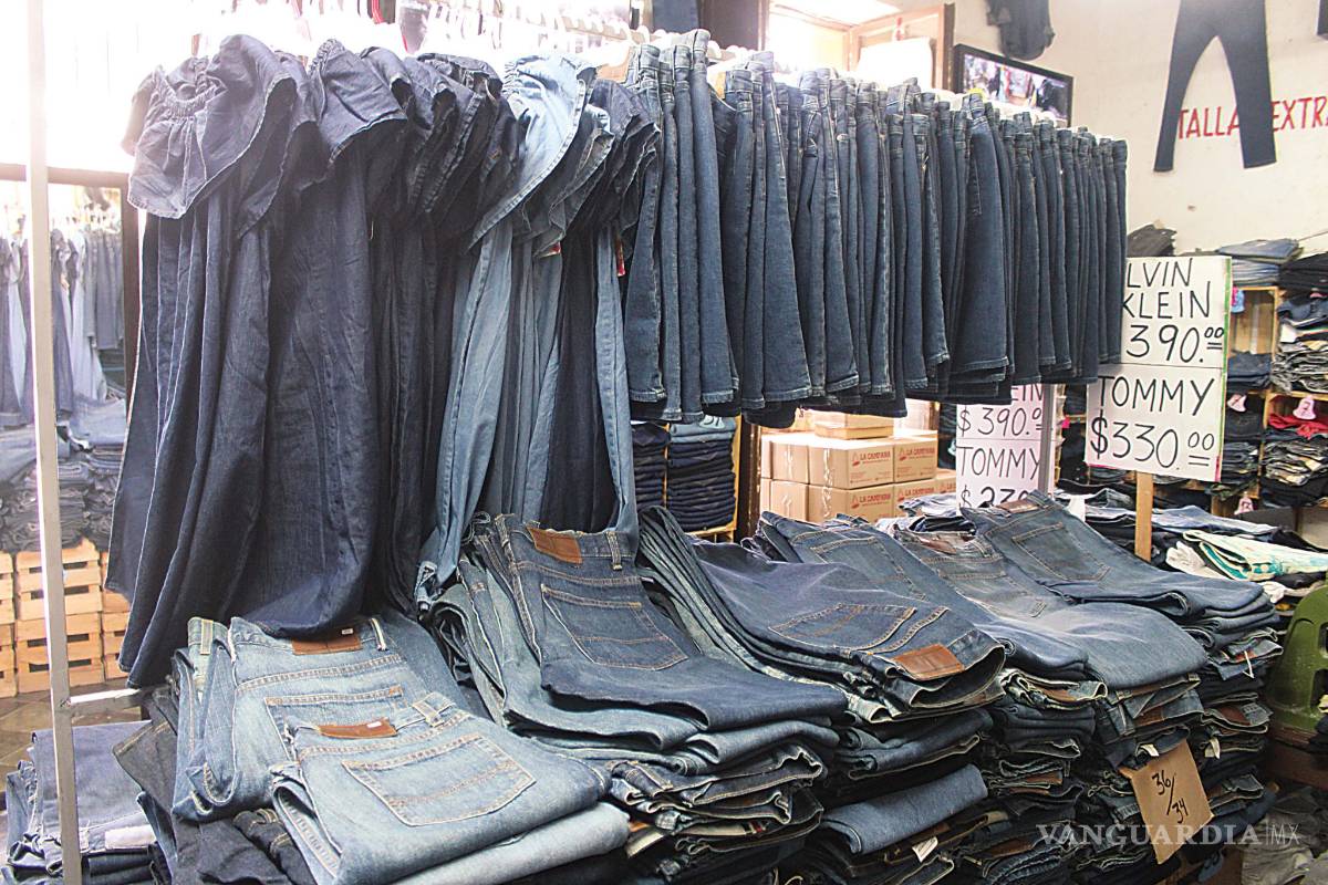 $!Un siglo vendiendo pantalones; La Campana, tradición de la mezclilla en la Región Sureste de Coahuila