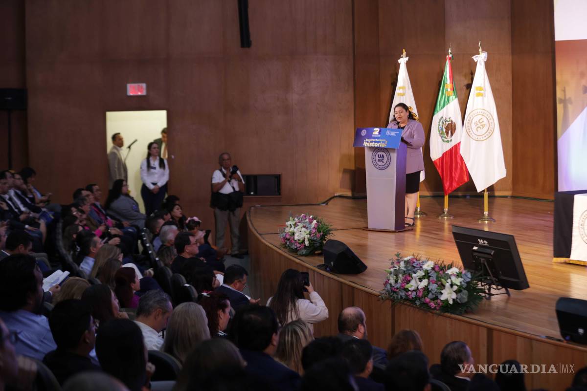 $!El rector Octavio Pimentel destacó el carácter histórico del liderazgo femenino en la Unidad Sureste.