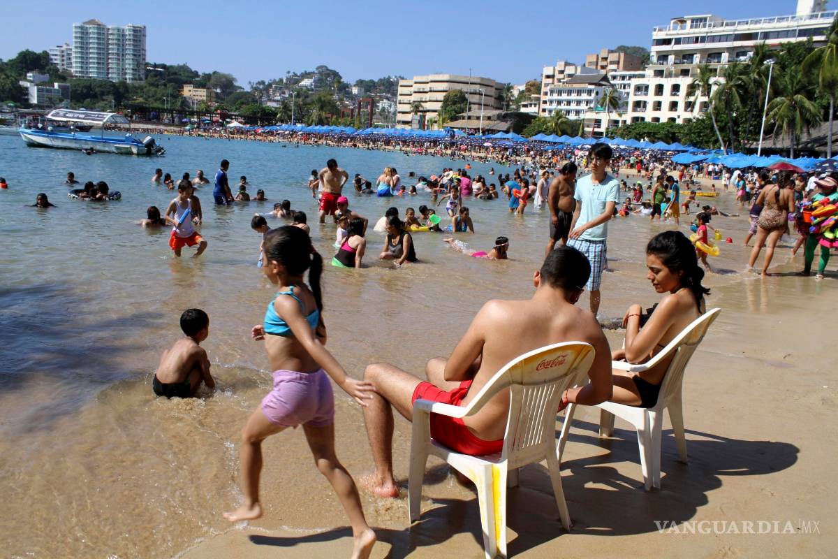 Turistas abarrotan playas de México durante la Semana Santa
