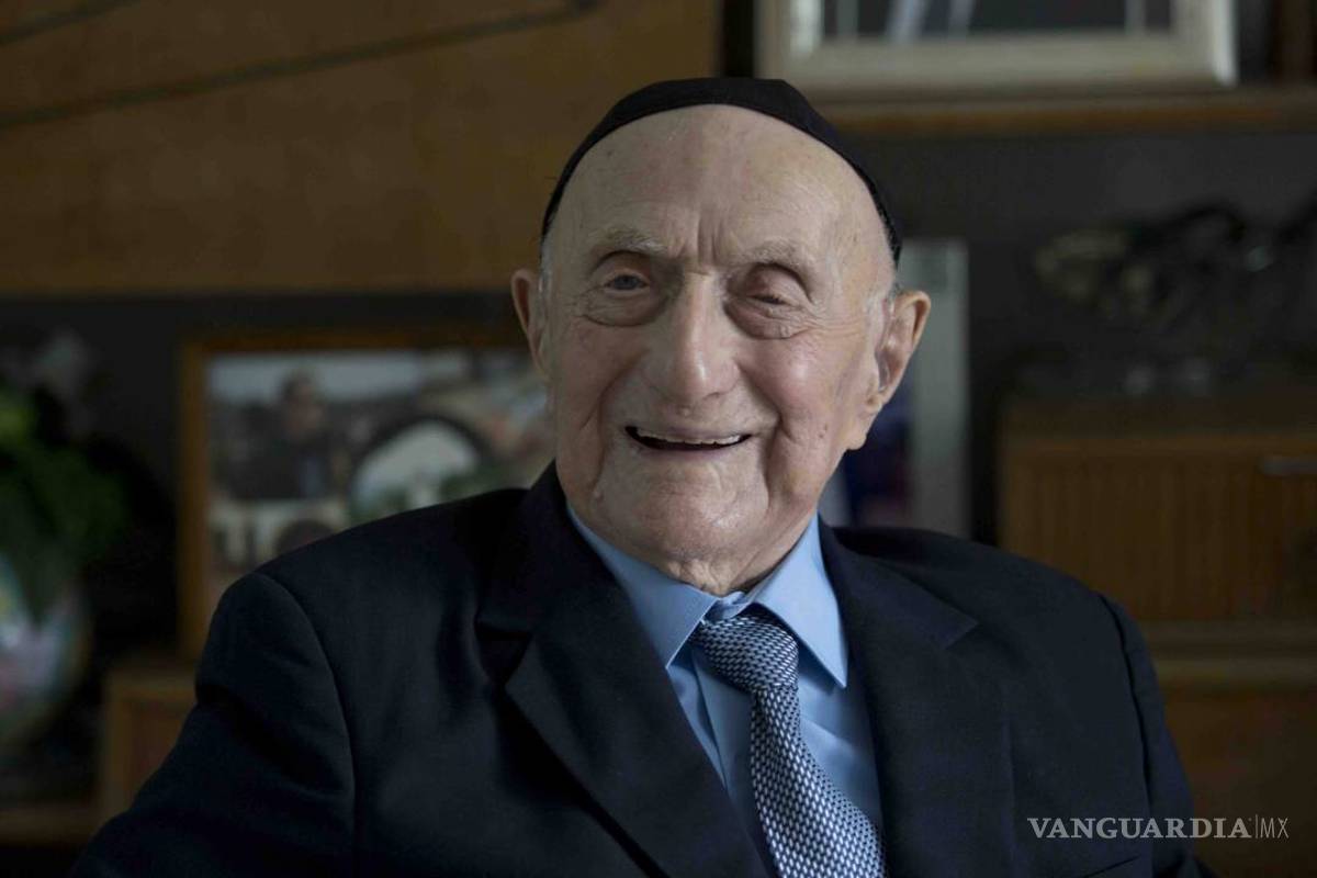Superviviente del Holocausto es el hombre más anciano del mundo