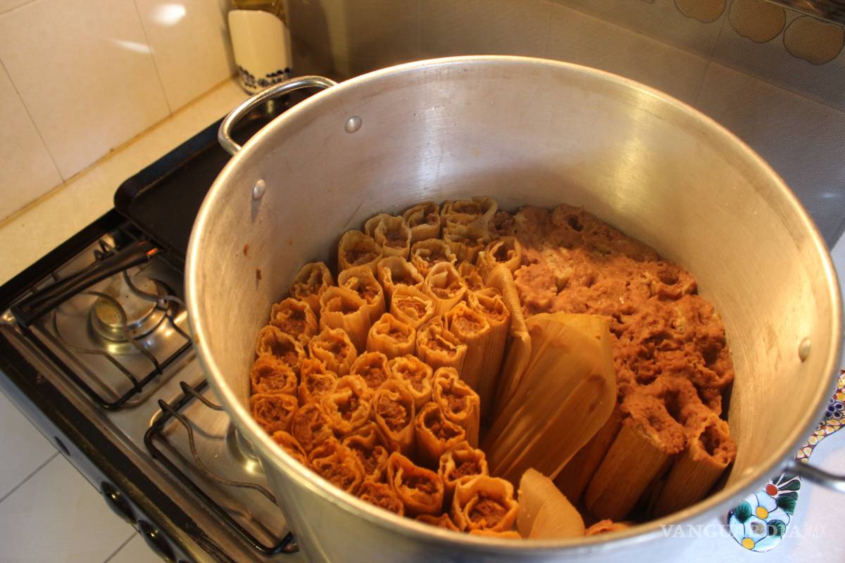 $!Los tamales de 'Las Nietas', de los de más demanda en Saltillo... el secreto está en el relleno