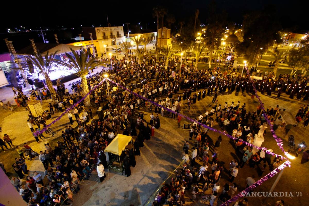 $!La procesión del silencio se apodera de Viesca