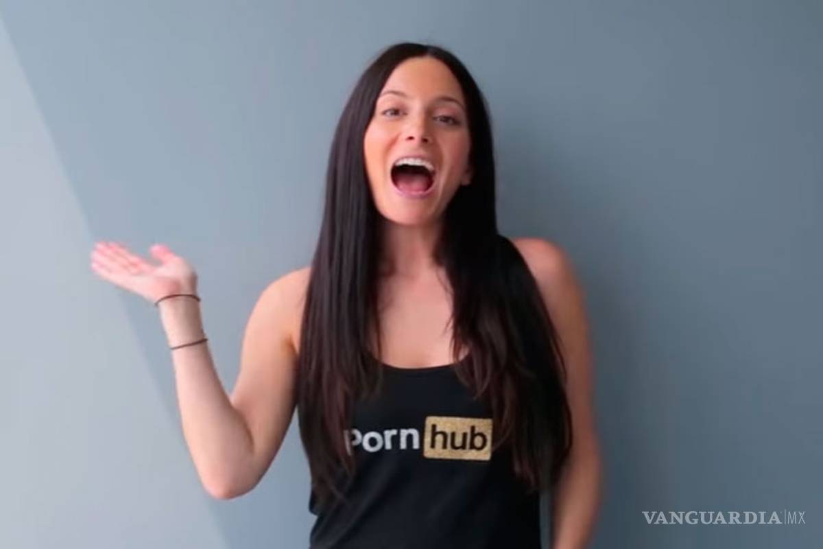 Padrino de bodas contacta a estrella porno para felicitar al novio (video)