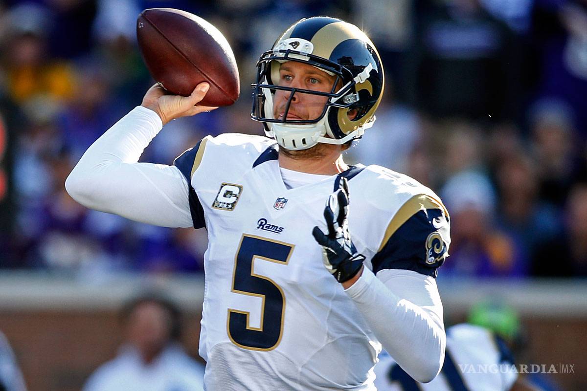 $!Rams liberan al mariscal Nick Foles
