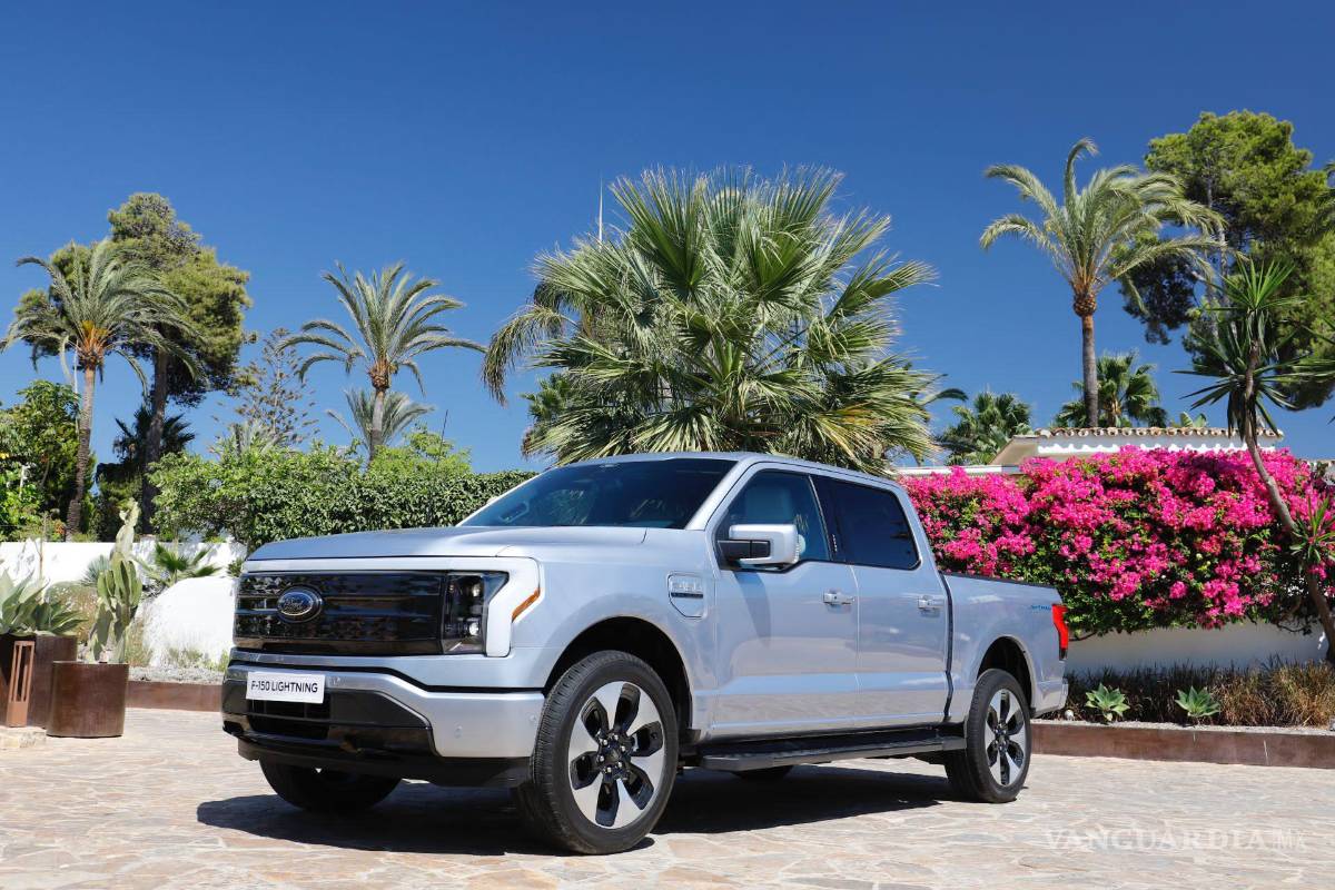 Producirá Ford 50% menos F-150 eléctricas en 2024, ante la baja demanda