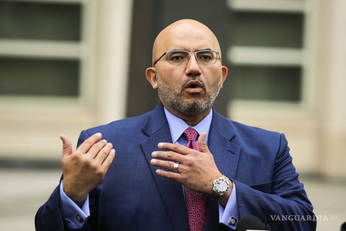 Despide 'El Chapo' Guzmán a su abogado Eduardo Balarezo