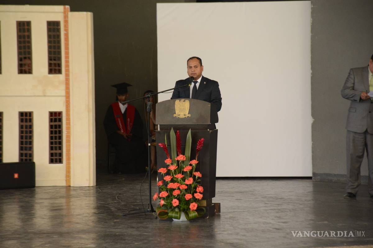 $!En el Ateneo recuerdan a Andrea, la estudiante que se suicidó un día antes de graduarse