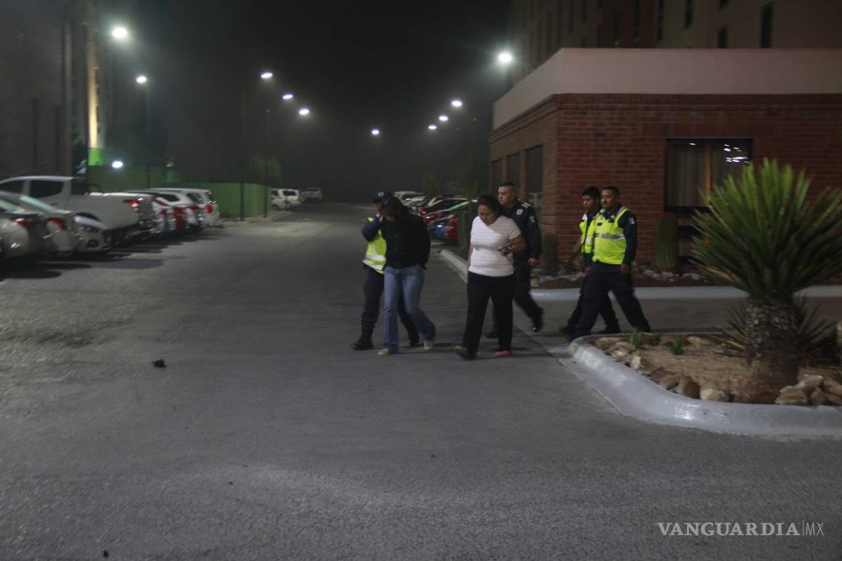 $!En Saltillo, joven se mete a hotel... ¡con todo y camioneta!