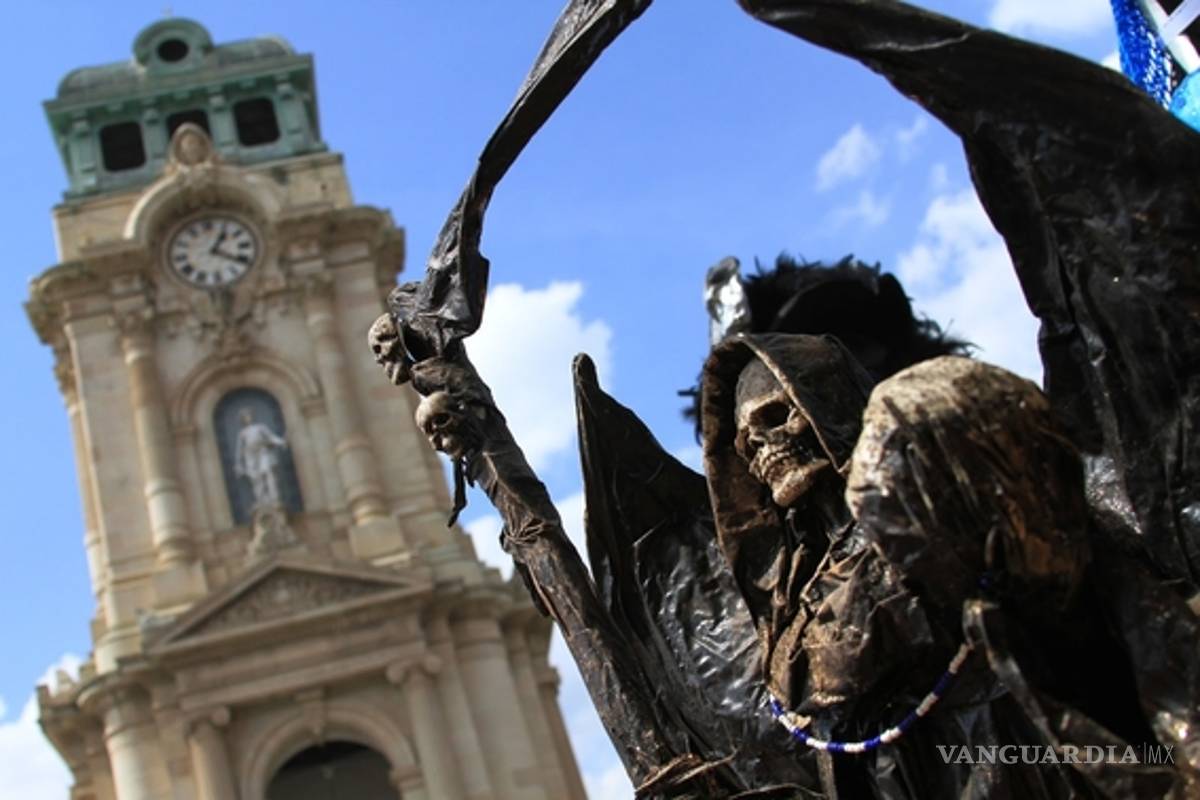 El culto de la Santa Muerte, 'la virgen de los narcos' que ya tiene más de 10 millones de seguidores