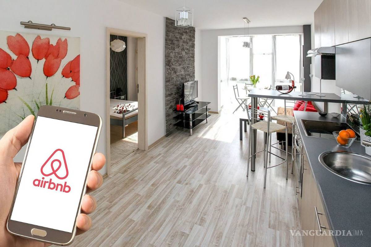 Exigen hoteleros regular servicios de la app Airbnb