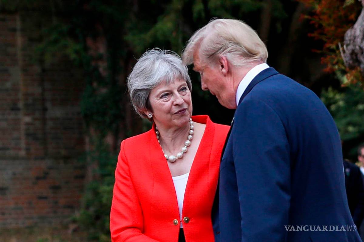 Trump aconseja a Theresa May que demande a la Unión Europea en lugar de negociar Brexit