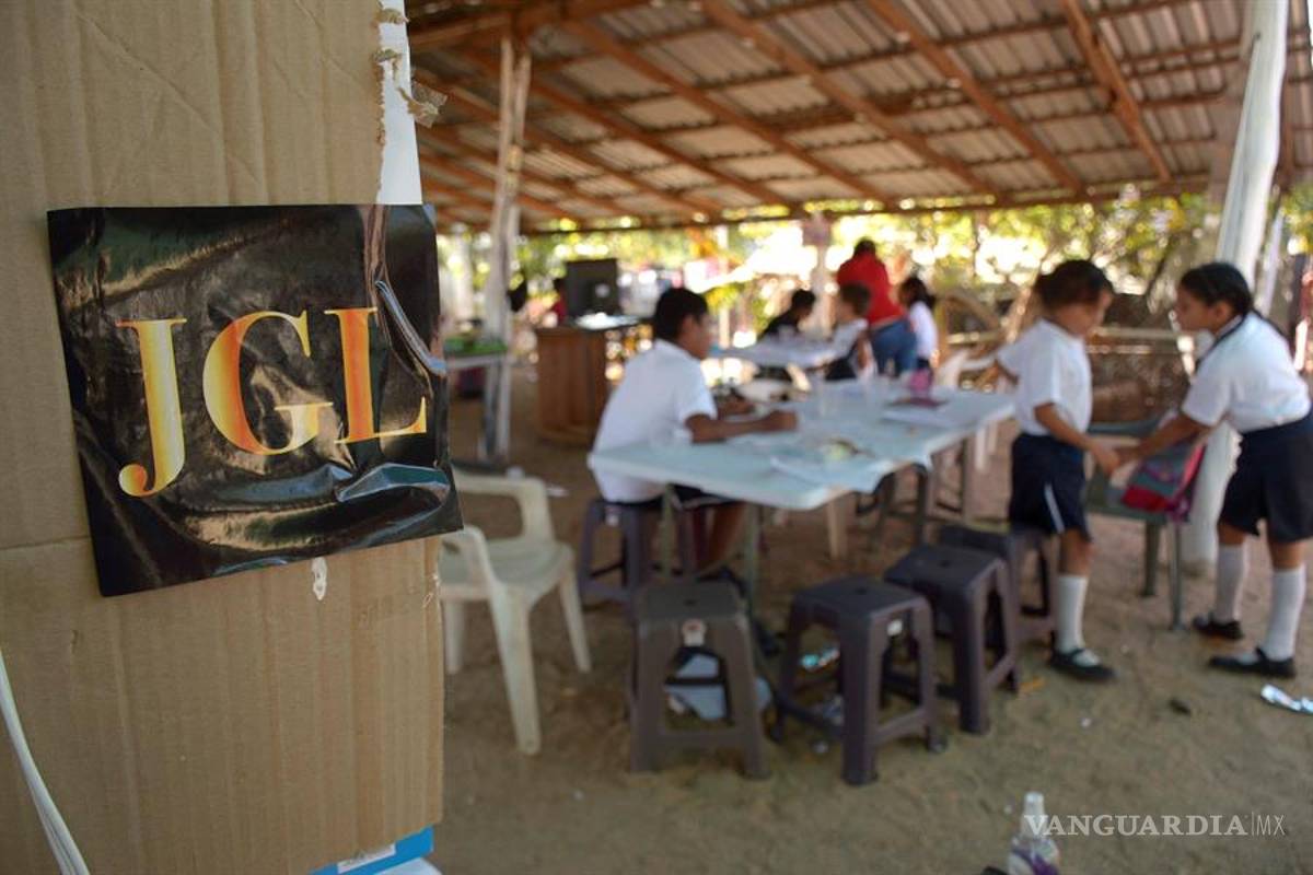 Equipan hijos de “El Chapo” Guzmán escuela completa en Sinaloa