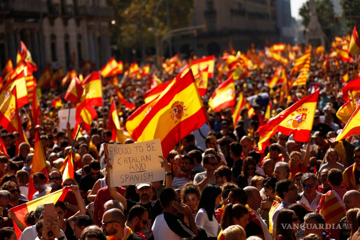 $!"No" a independencia de Cataluña: Miles marchan en Barcelona