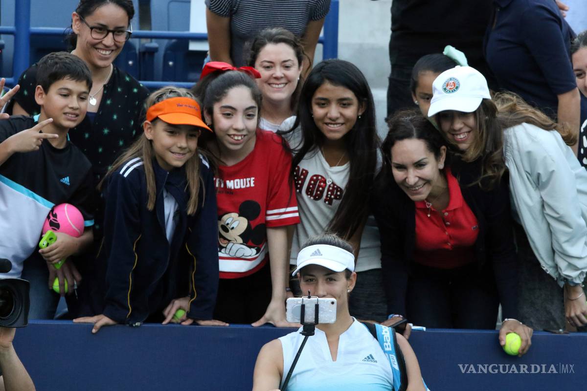 $!Garbiñe Muguruza vence a Kristina Mladenovic con el apoyo de André-Pierre Gignac