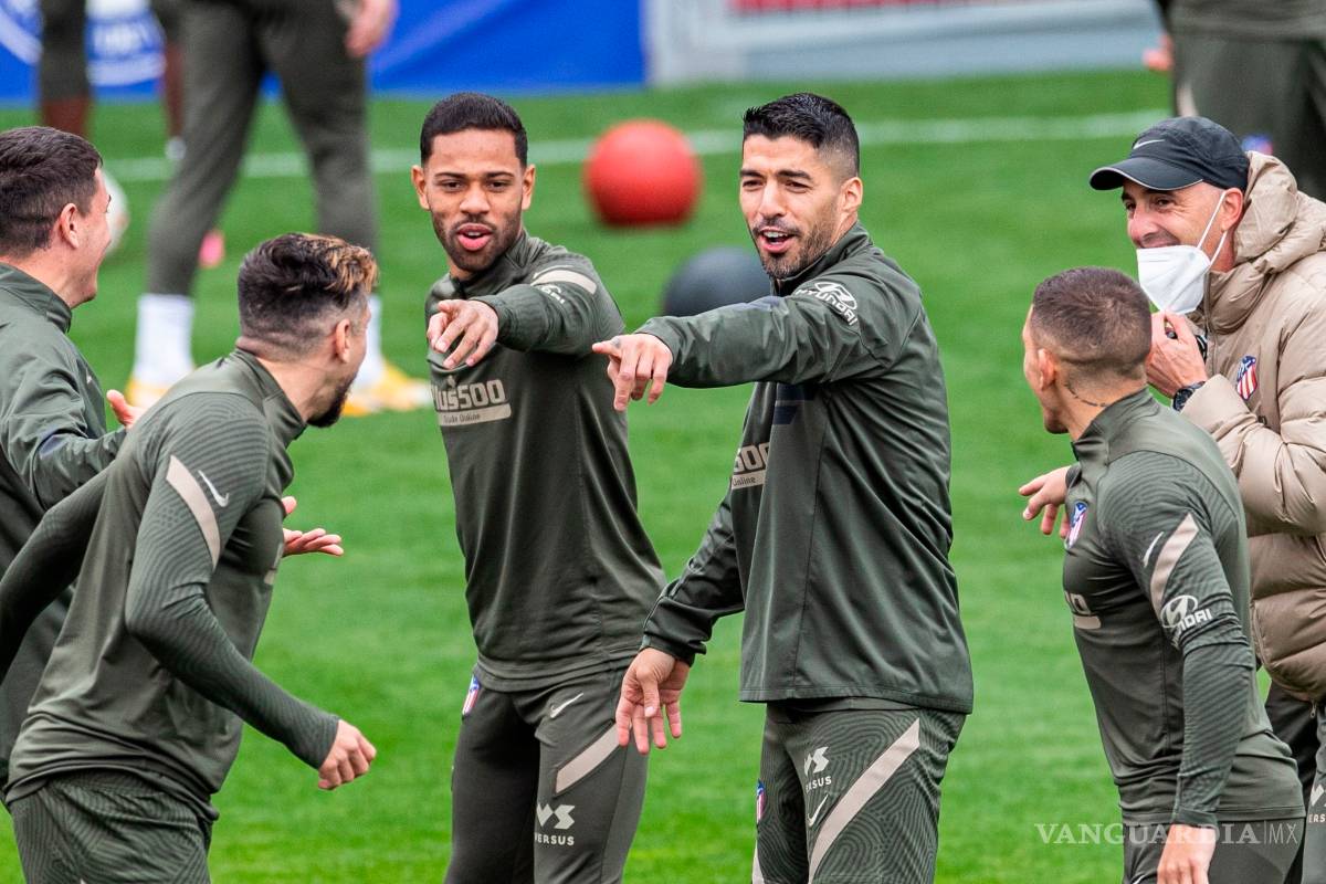 Cuatro equipos pelean por el título en España