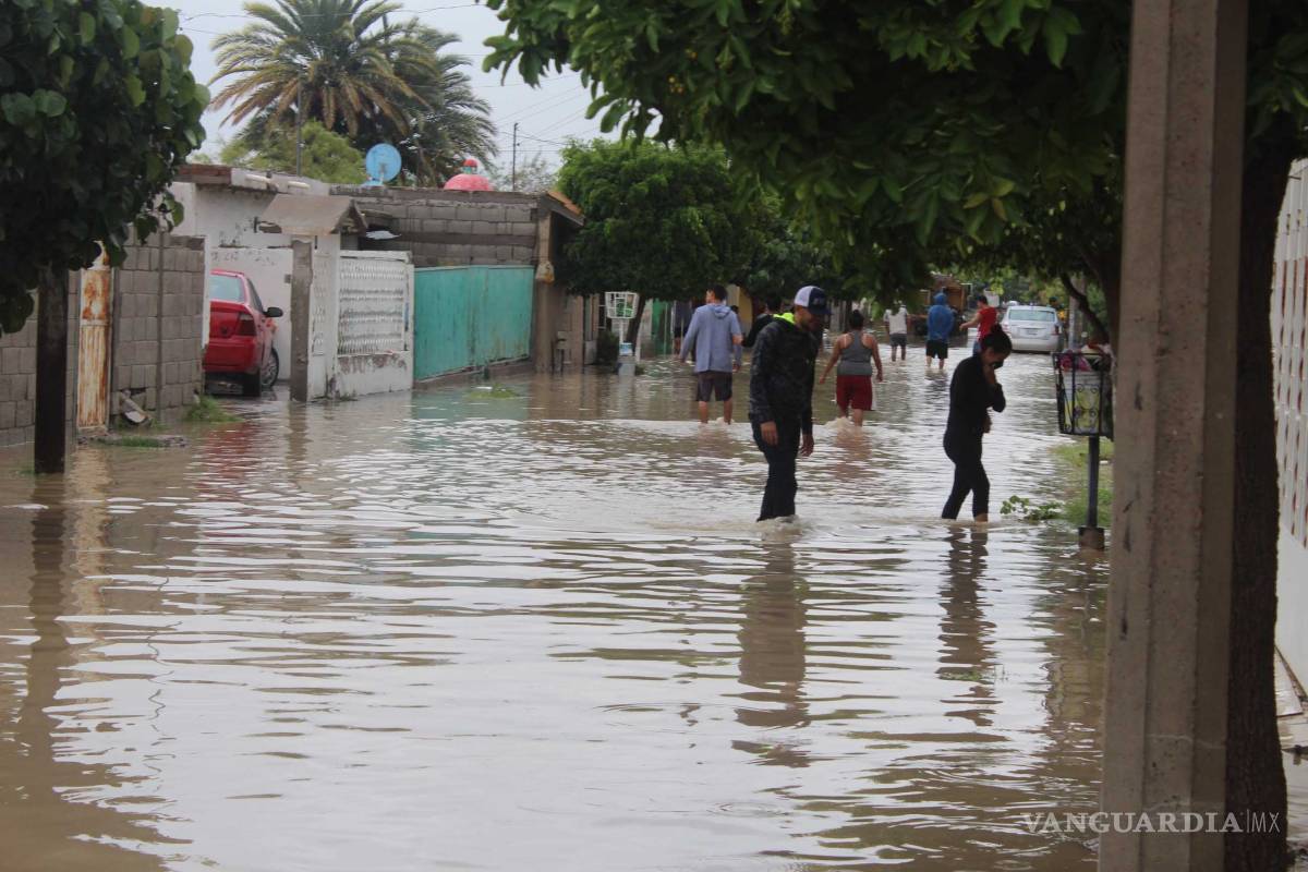 $!Se mantiene contingencia por fuertes lluvias en Torreón, Coahuila; evacúan a más de 200 familias de sus domicilios