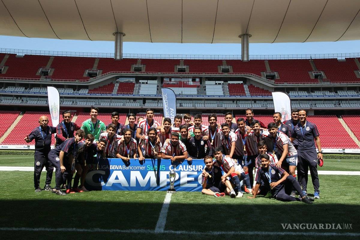 $!Carlos Salcido Jr. es campeón con las Chivas de Guadalajara